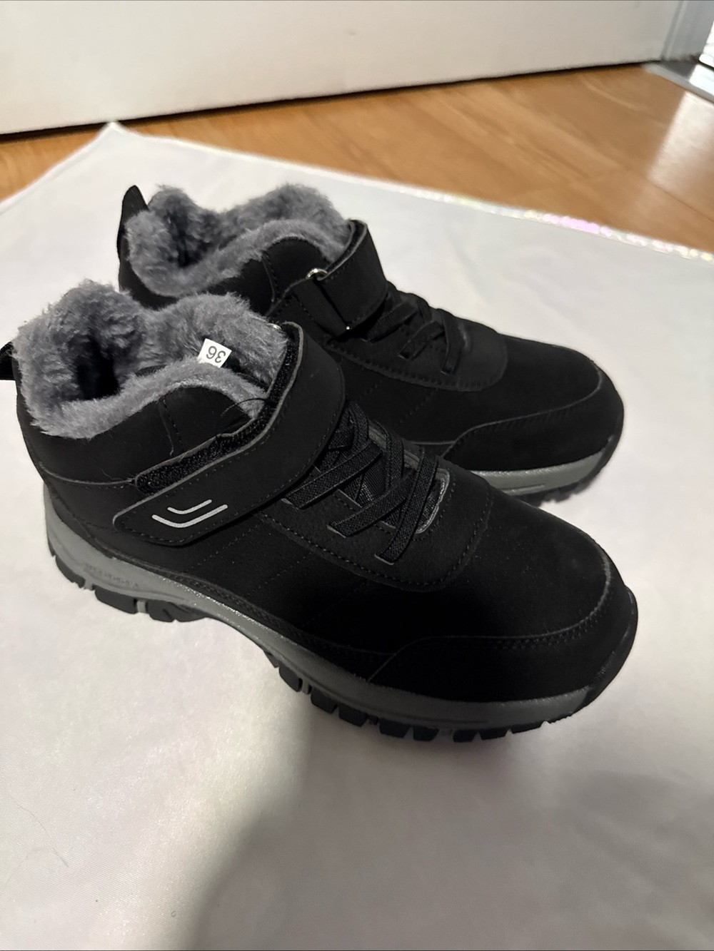 Winter High-Top Shoes, Warm, Slip-Resistant, Waterproof Size 36, 37, 39, 41 NEW